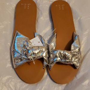 WOMEN'S SLIP ON SANDLES